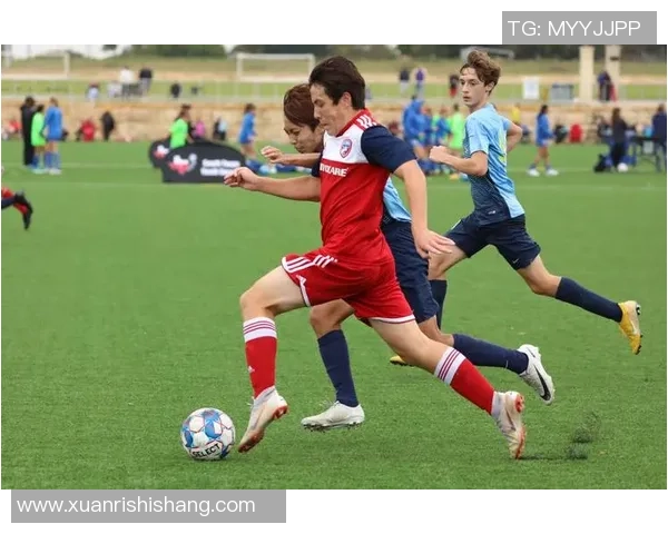 足球明星亲自指导踢球技巧视频分享让你轻松掌握足球精髓与乐趣 足球明星亲自指导踢球技巧视频分享让你轻松掌握足球精髓与乐趣