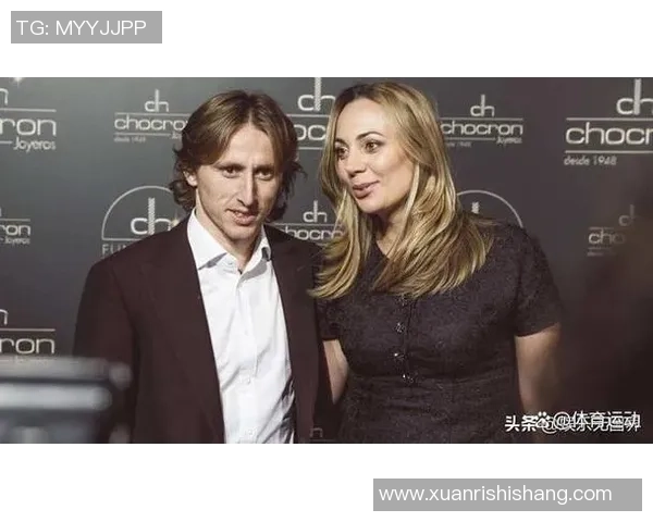 足球明星的妻子如何在荣耀与压力中寻找自我与爱情的平衡之路 足球明星的妻子如何在荣耀与压力中寻找自我与爱情的平衡之路